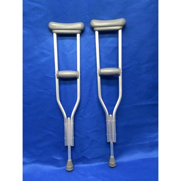 American Girl Doll Get Well Soon Leg Cast and Crutches Set - Picture 5 of 5